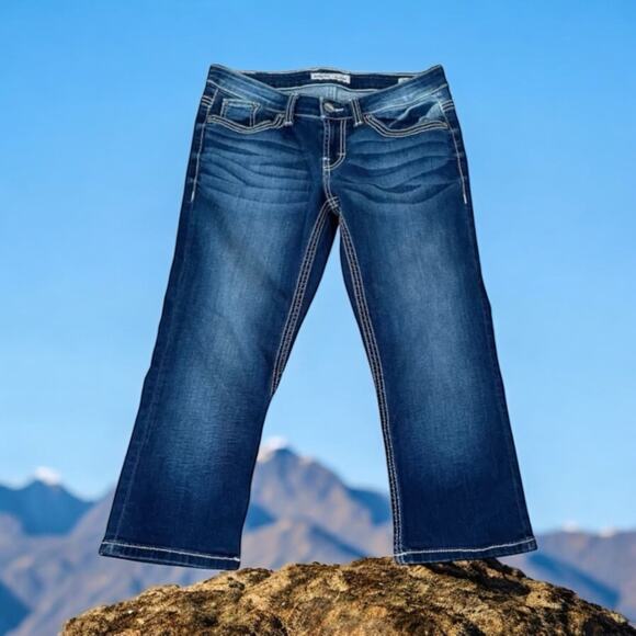 BKE Culture Women's 5 Pocket Crop Denim Blue Size 29 - Picture 1 of 10